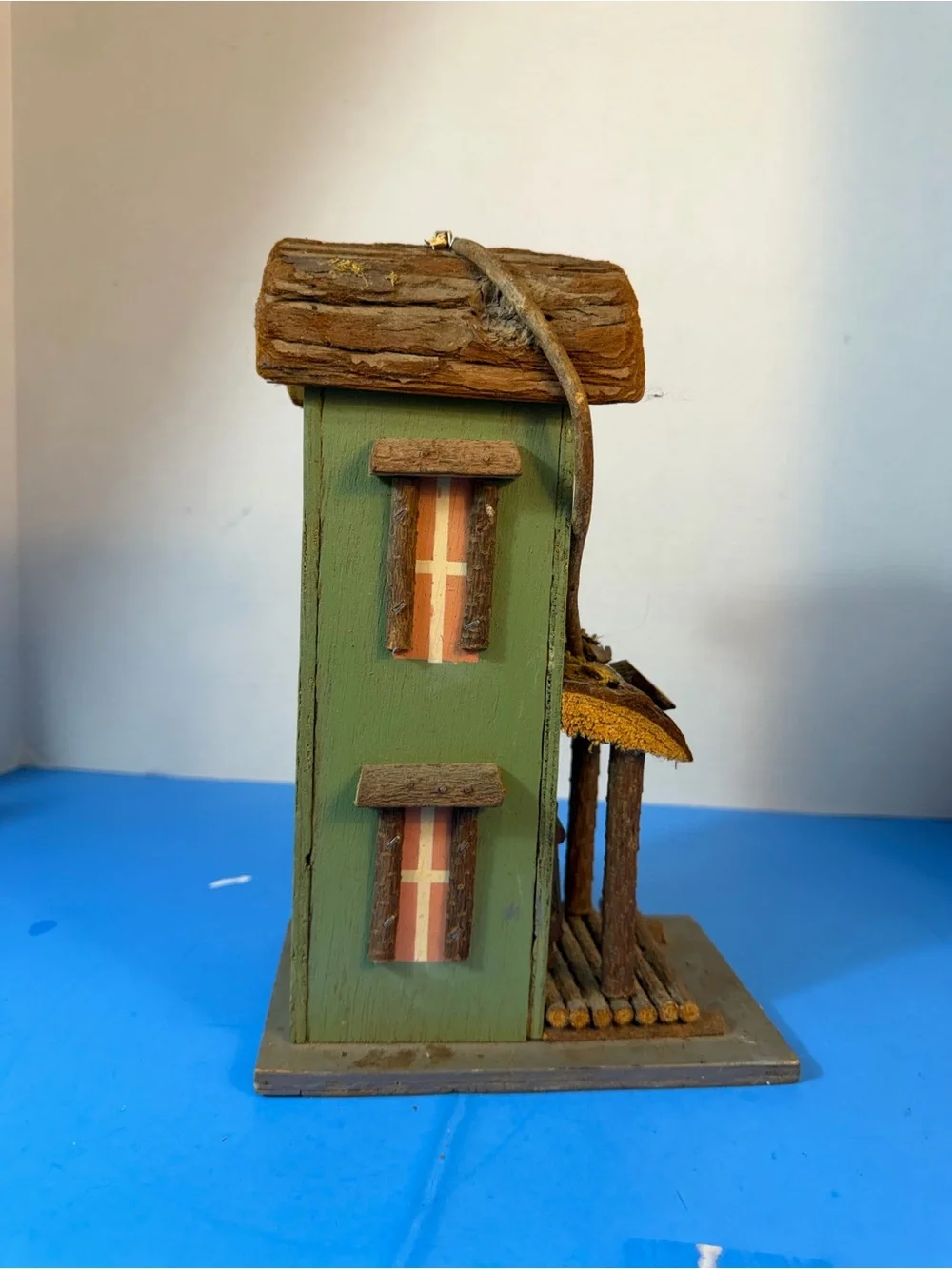 Antique-Style Green Wooden Bird House for Small Birds